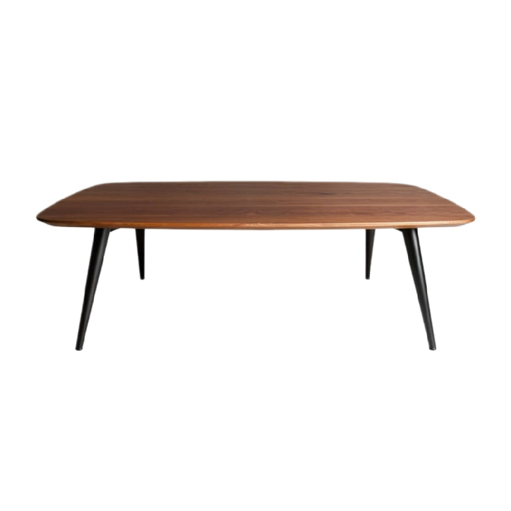 Eetkamertafel van Hout met Zwarte Metalen Poten – Modern Design